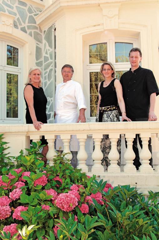 Logis Hotel & Restaurant - Le Chateau Des Tourelles 3 Etoiles Le Wast Exterior foto
